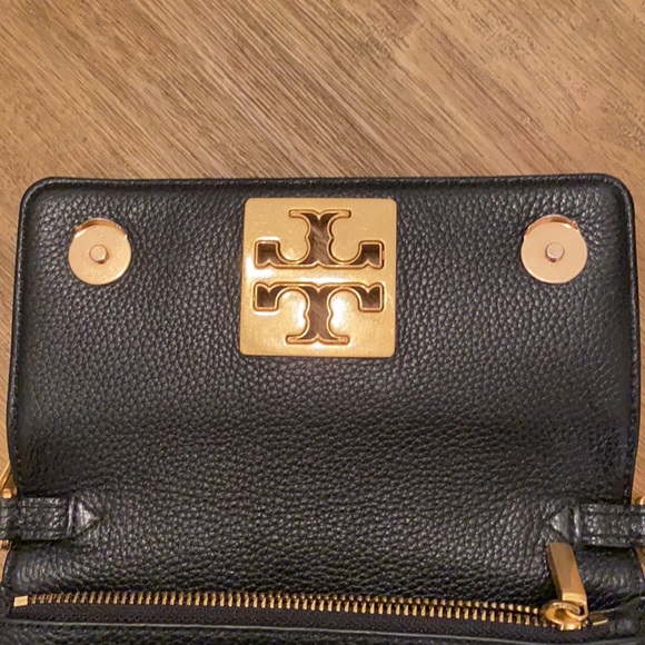 ***SOLD***Tory Burch Britten Crossbody Bag - Picture 7 of 8